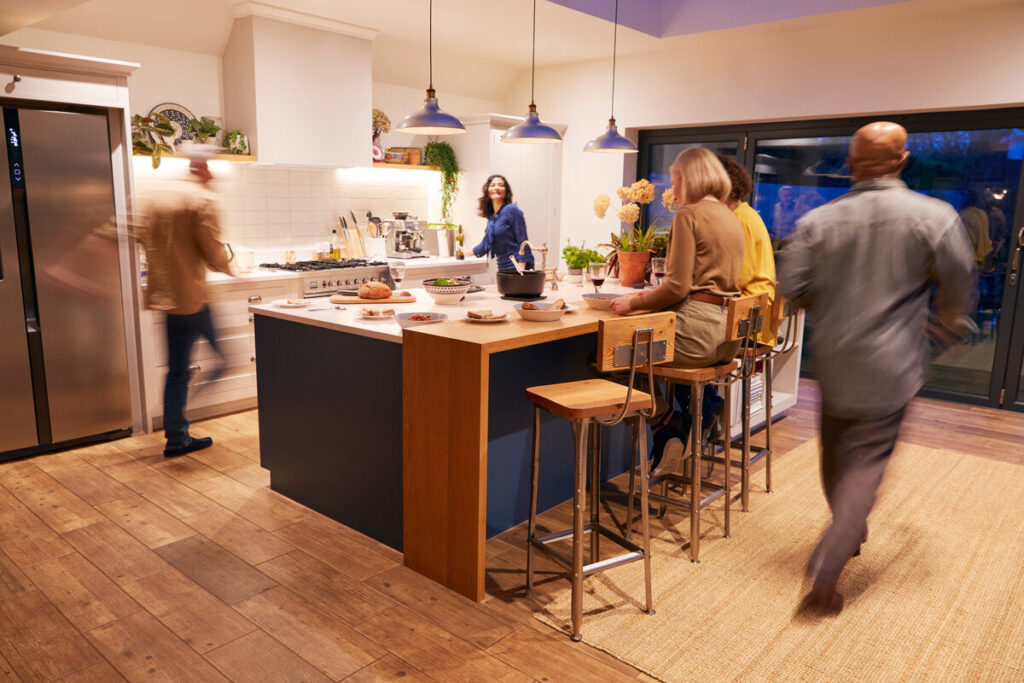 Living in Dickinson North: A Close-Knit Neighborhood with Room to Grow